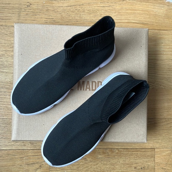 Steve Madden Taffey knit sneaker booties - Picture 4 of 12